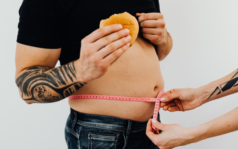 Lối sống và chế độ ăn uống không hợp lý là nguyên nhân khiến Triglyceride tăng cao