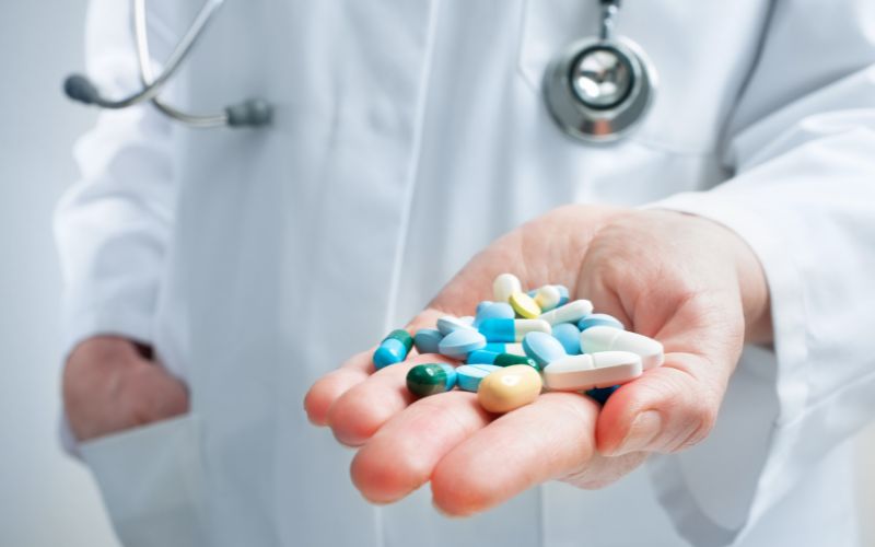 Điều trị nội khoa bằng thuốc