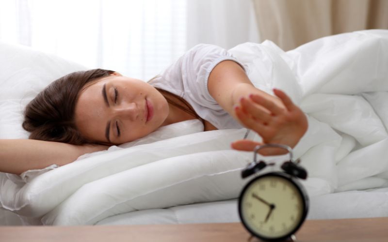 Giảm cân, bỏ thuốc lá, ngủ đủ giấc là những cách giúp bạn kiểm soát cholesterol xấu hiệu quả