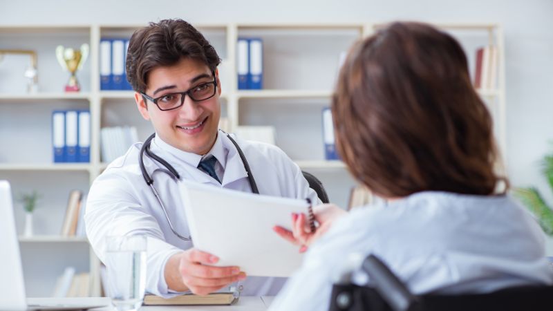 Kiểm tra tim mạch định kí ít nhất 1–2 lần/năm