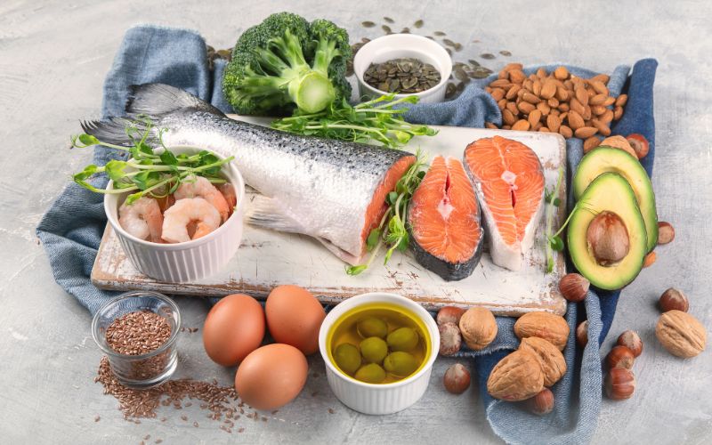 Hãy ưu tiên ăn những nhóm thực phẩm tốt cho sức khỏe để tăng cường HDL