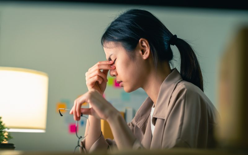 Mệt mỏi, đau đầu thường xuyên là nguyên nhân làm tăng nguy cơ mắc bệnh