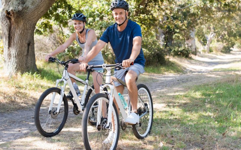 Đạp xe, vận động thường xuyên sẽ giúp phòng ngừa bệnh xơ vữa động mạch từ sớm