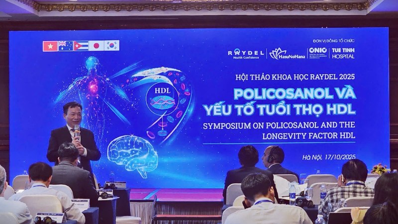 PGS.TS Lê Mạnh Cường – Giám đốc Bệnh viện Tuệ Tĩnh phát biểu tại hội thảo